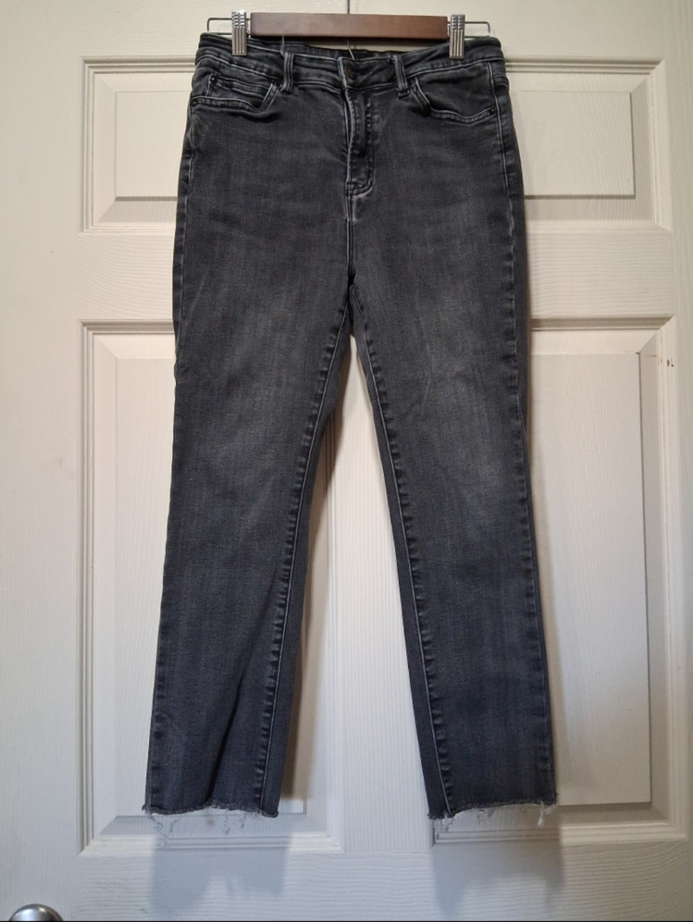 MOTHER Jeans Looker Ankle Fray in Washed Black Size 30